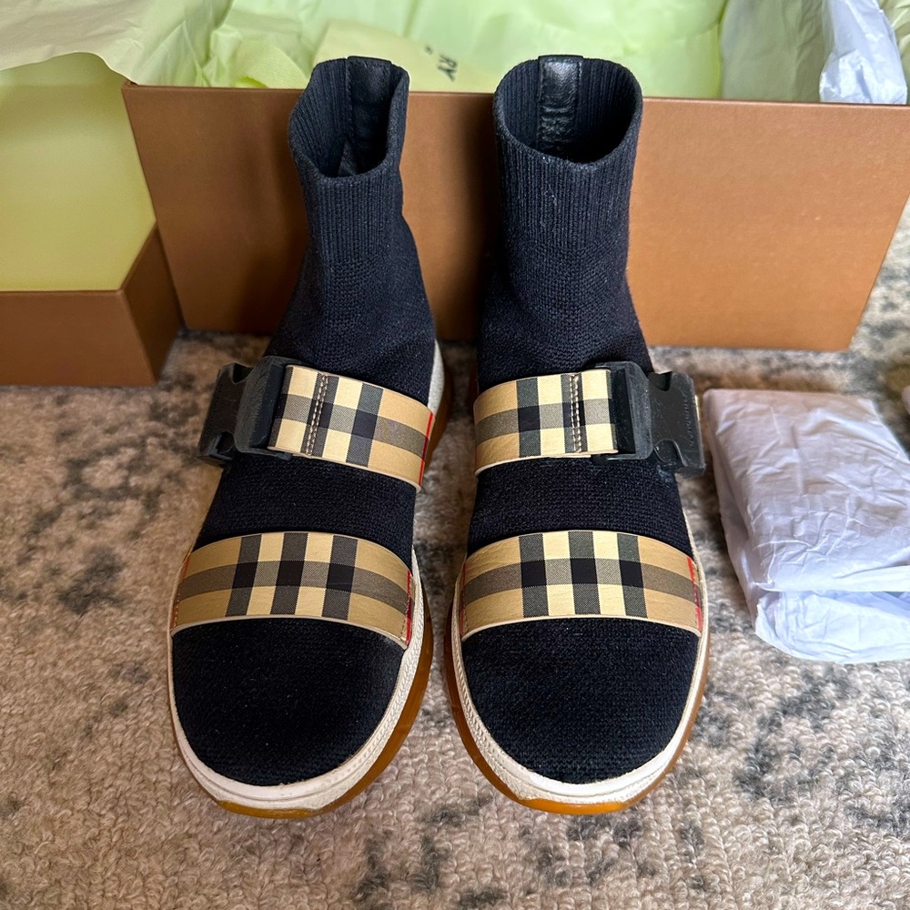 Burberry kids buckled strap stretch knit sock sneakers, size US 13